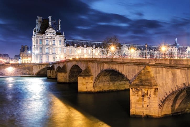 Histoire du Louvre et pont des arts