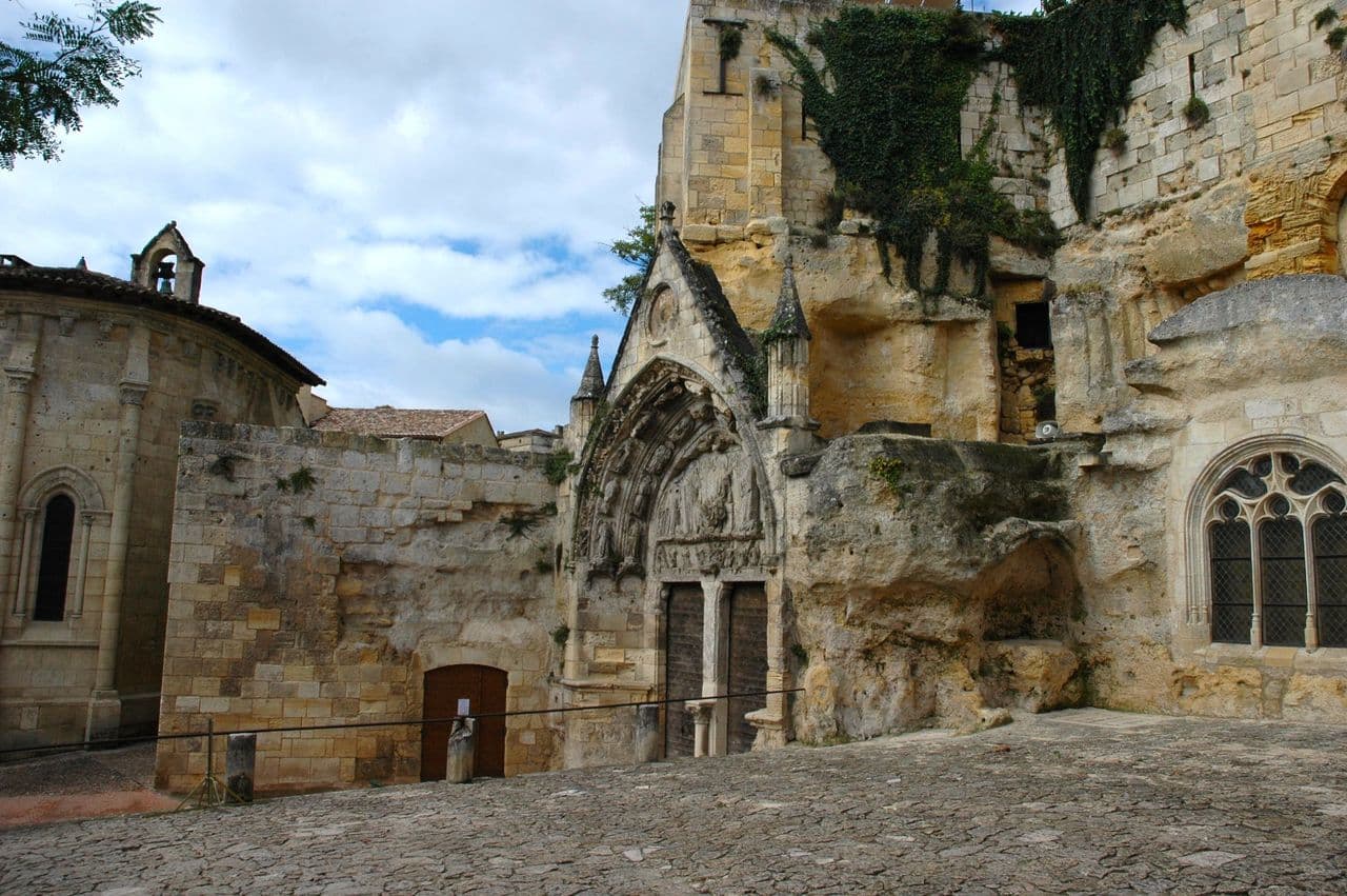 EGLISE MONOLITHE EXT_OFF DE TOURISME_HD (3) © otse