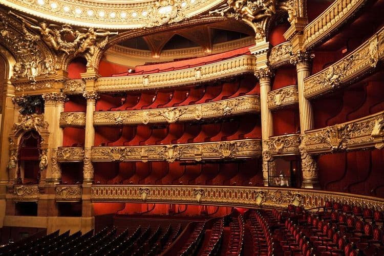 Style Garnier Opera de reims  en fer a cheval pour hideal